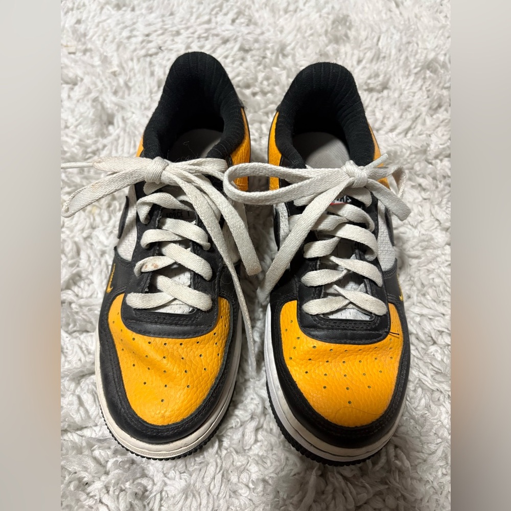 Nike Kids Orange and Black Sneakers